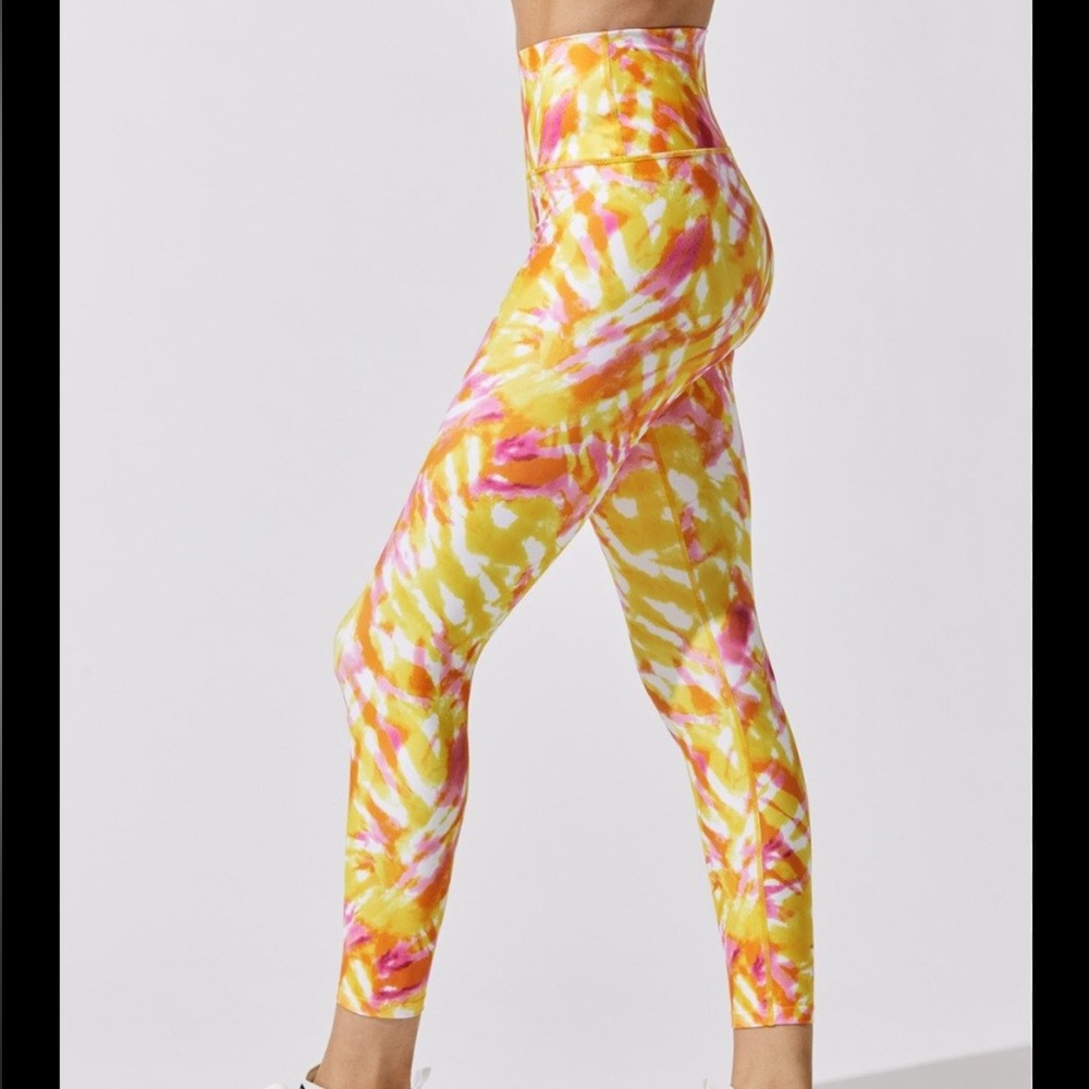 Carbon38 tie dye leggings 7/8 yellow pink high rise size medium women’s